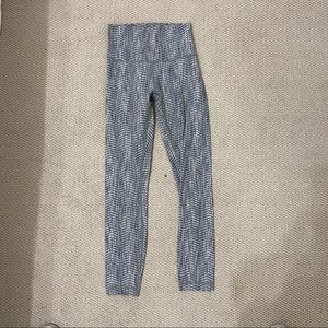 Lululemon wunder under leggings size 4